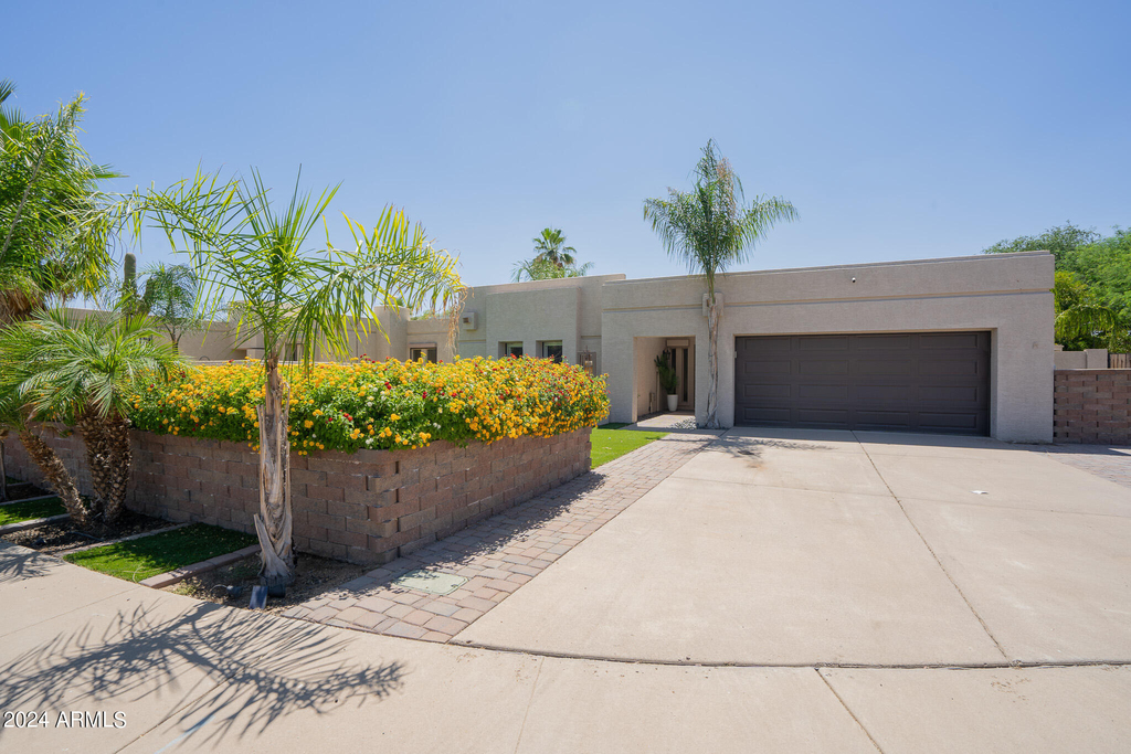 16630 N 67th Street - Photo 2