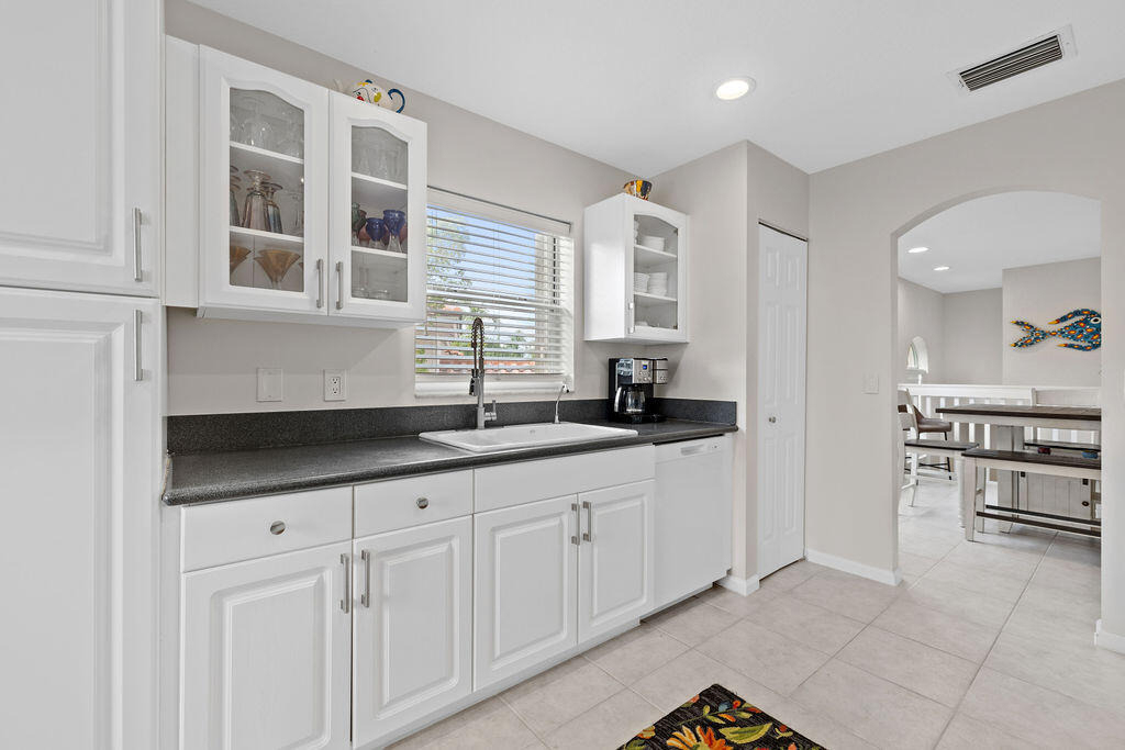 8050 Aberdeen Drive - Photo 20