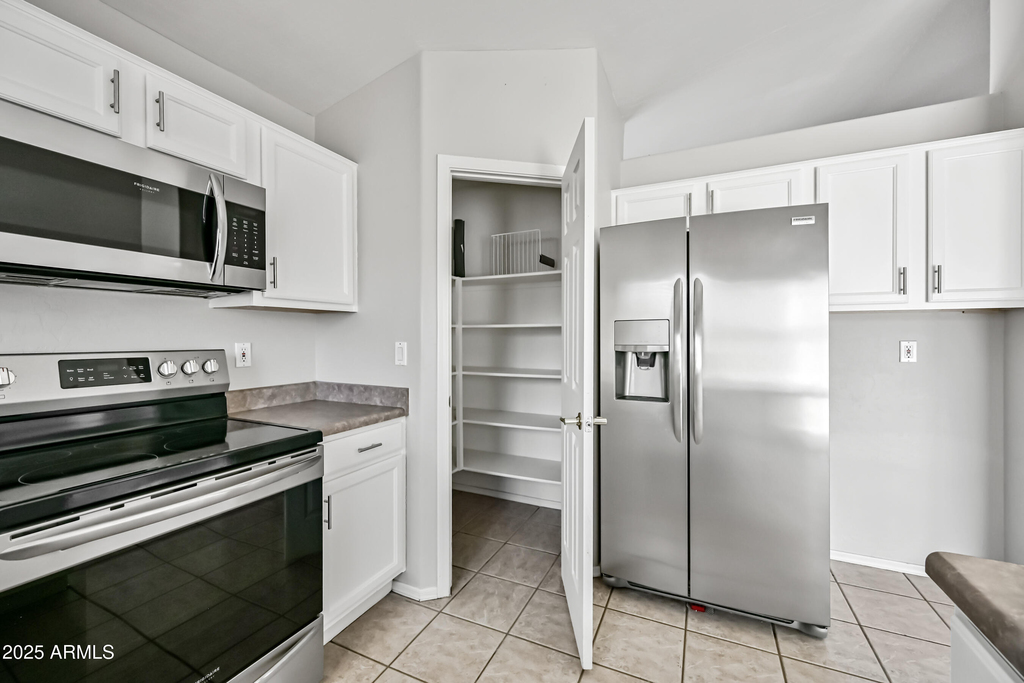 351 N Wildrose -- - Photo 8