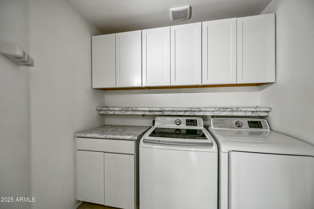 351 N Wildrose -- - Photo 19