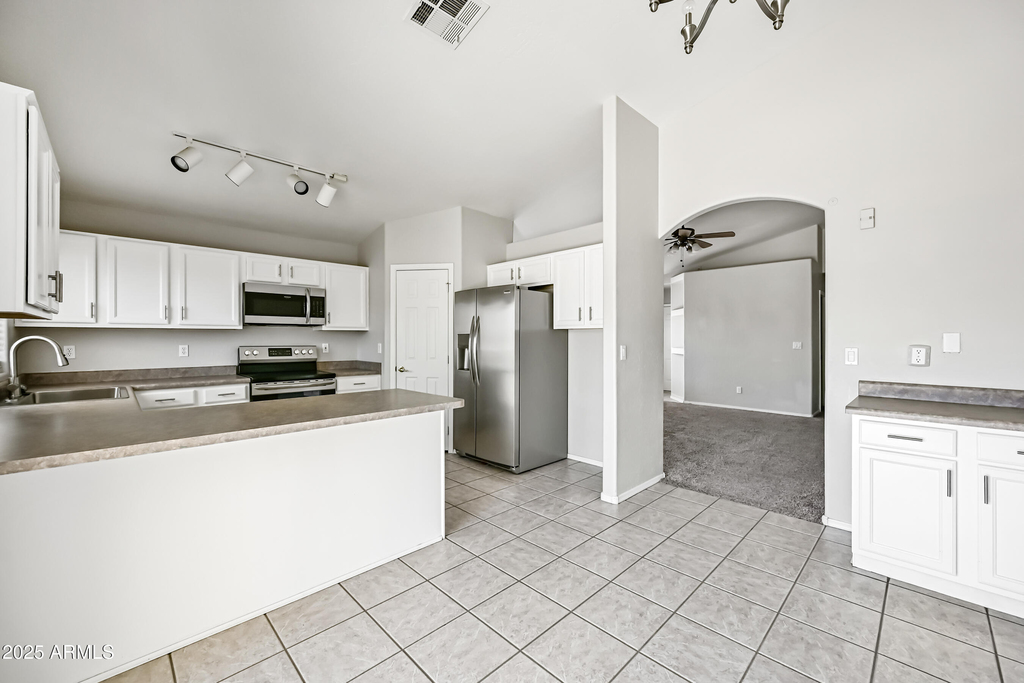 351 N Wildrose -- - Photo 4
