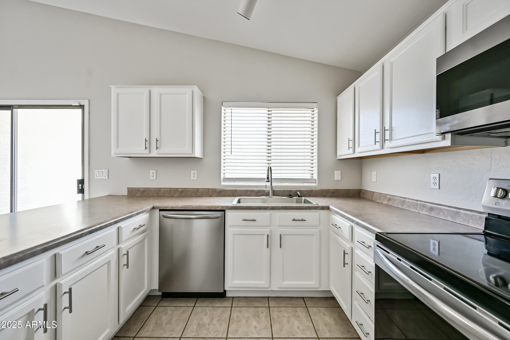 351 N Wildrose -- - Photo 6
