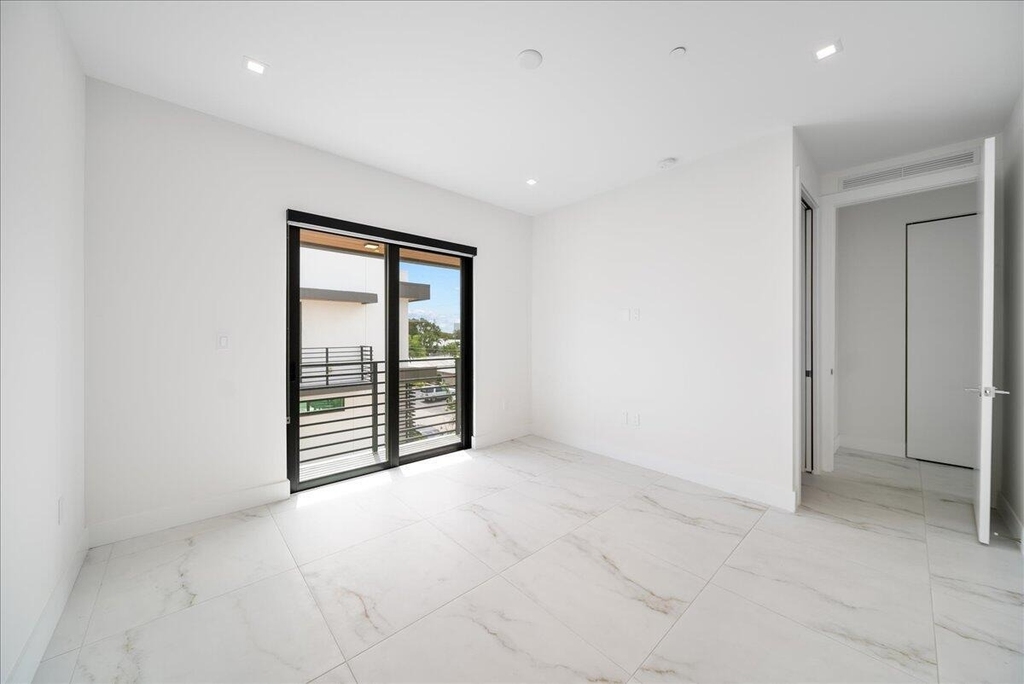1052 N Victoria Park Road - Photo 20