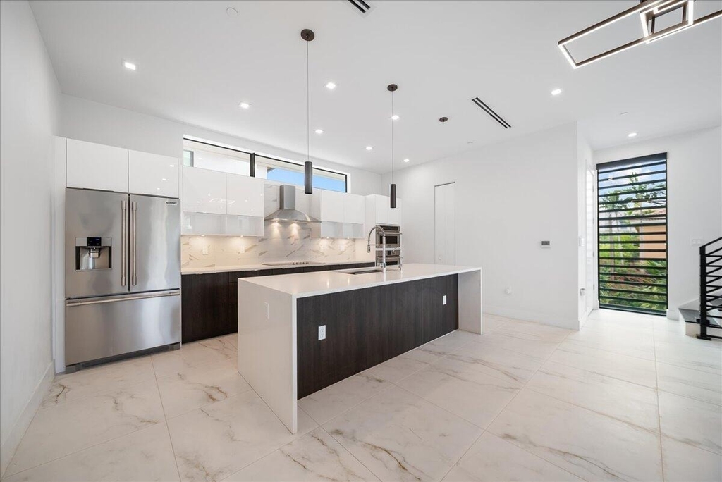 1052 N Victoria Park Road - Photo 16