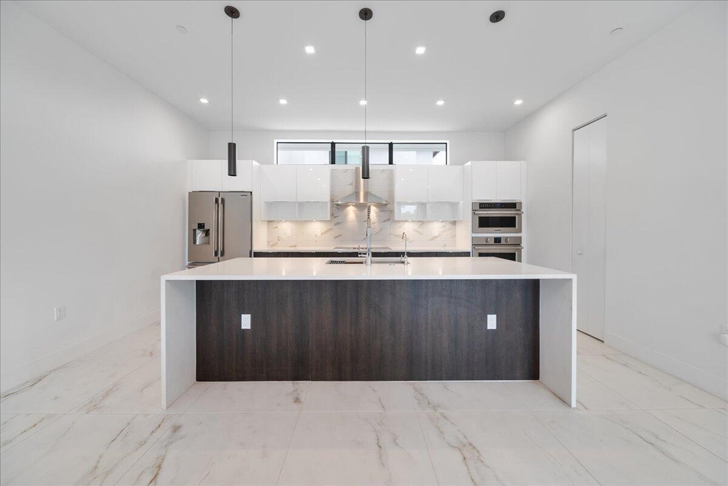 1052 N Victoria Park Road - Photo 15