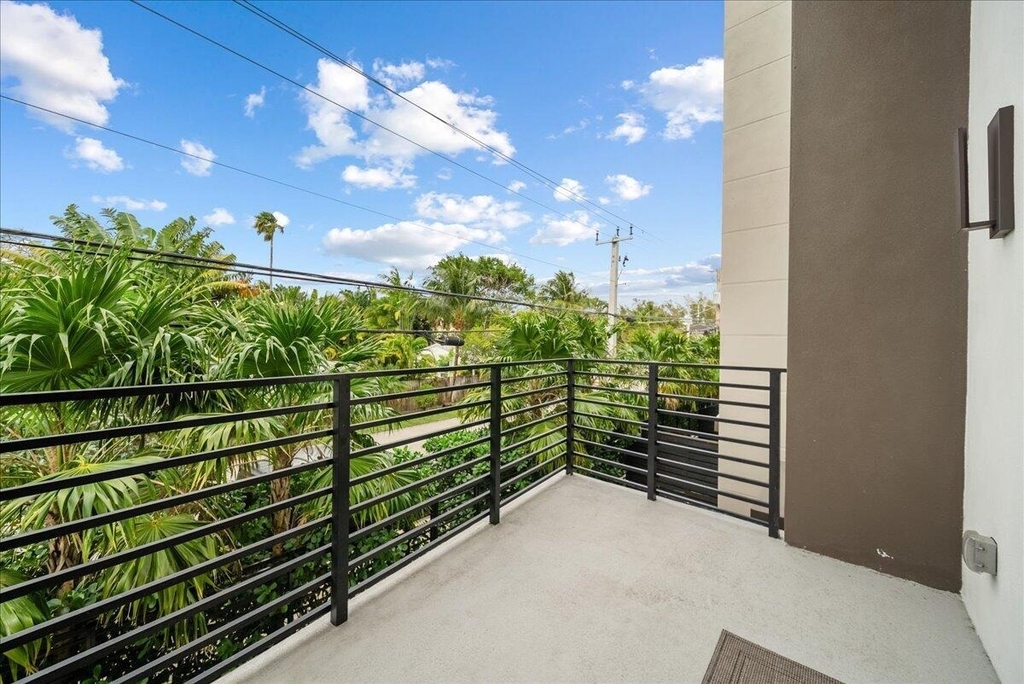 1052 N Victoria Park Road - Photo 11