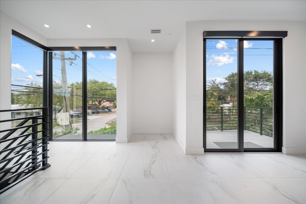 1052 N Victoria Park Road - Photo 8