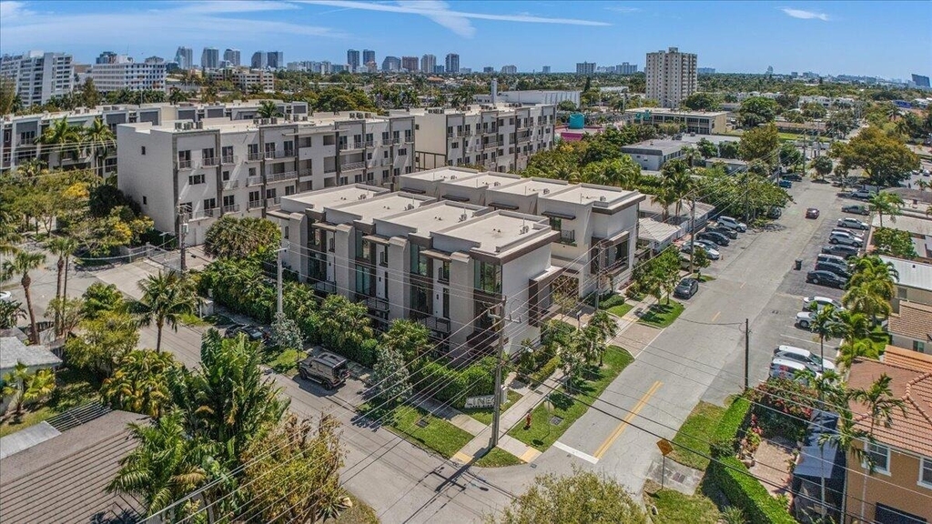 1052 N Victoria Park Road - Photo 24