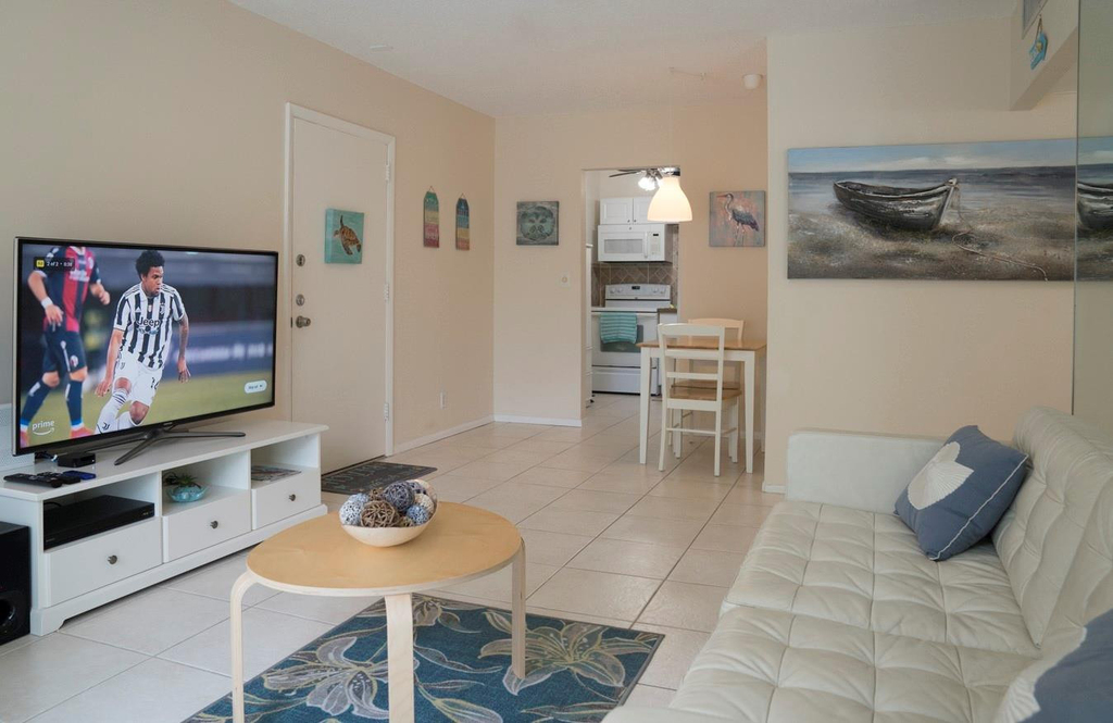 424 N Riverside Drive - Photo 3