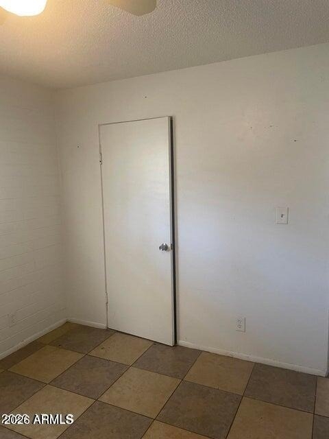 2633 W Belmont Avenue - Photo 4