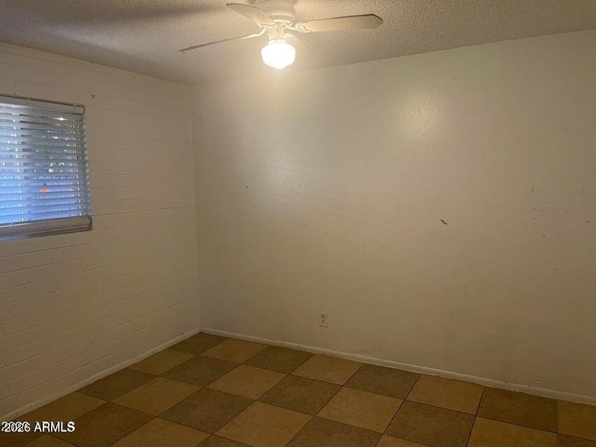 2633 W Belmont Avenue - Photo 3