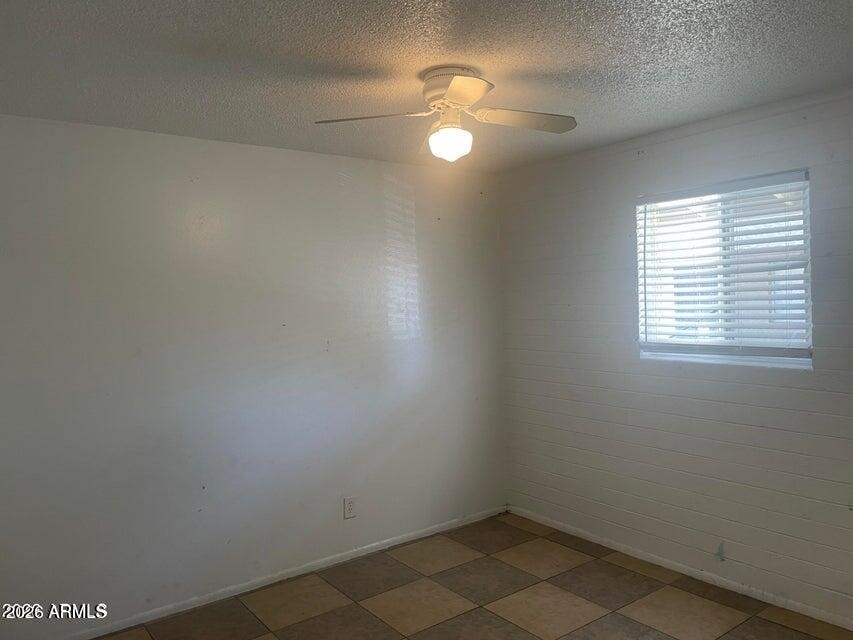 2633 W Belmont Avenue - Photo 2