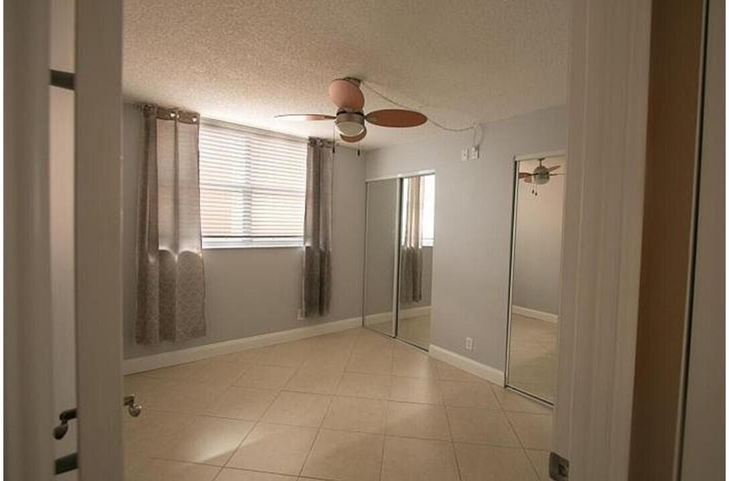 480 Executive Center Drive - Photo 4