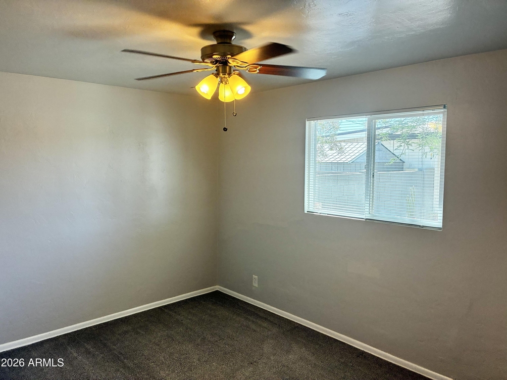 1041 W 18th Street - Photo 12
