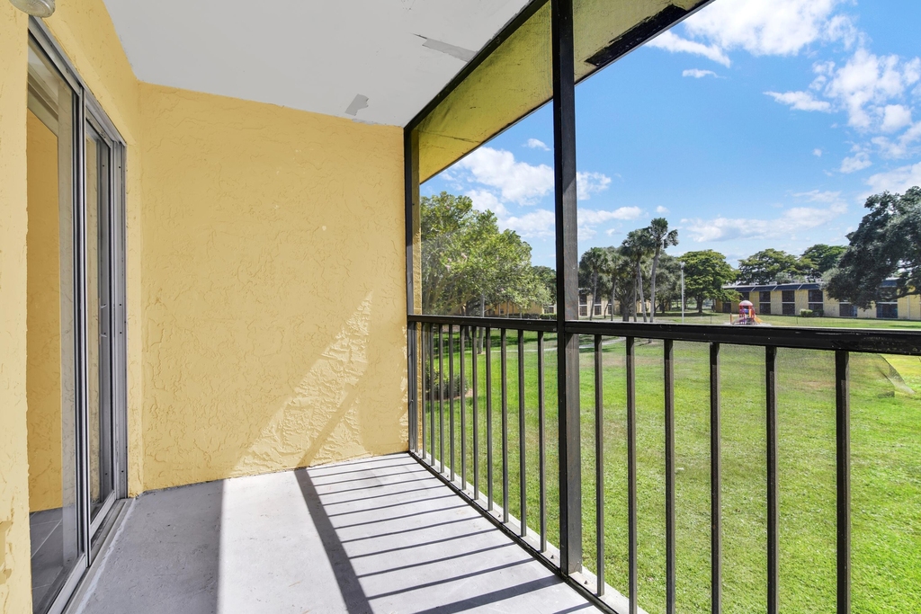 414 Meadows Circle - Photo 17