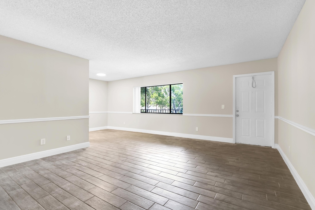 414 Meadows Circle - Photo 0
