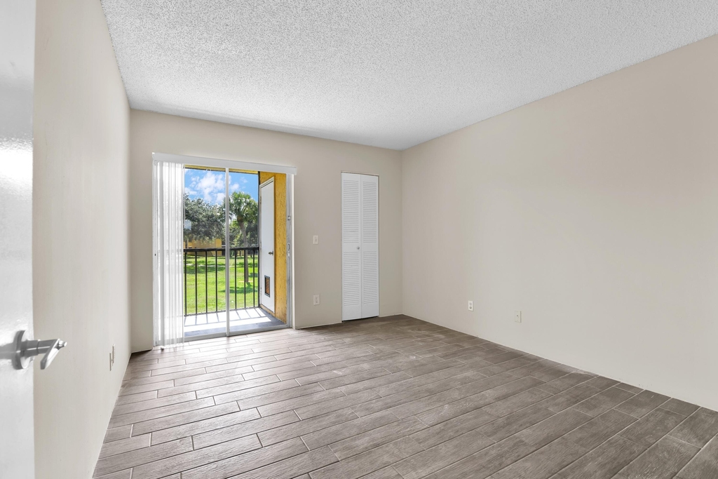414 Meadows Circle - Photo 2