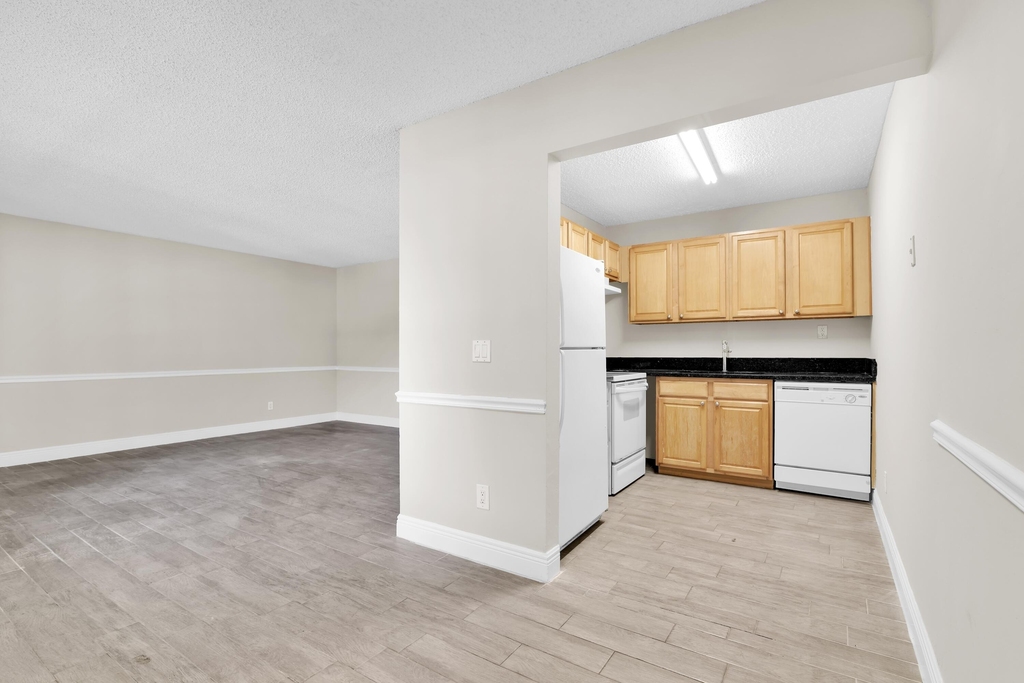 414 Meadows Circle - Photo 5