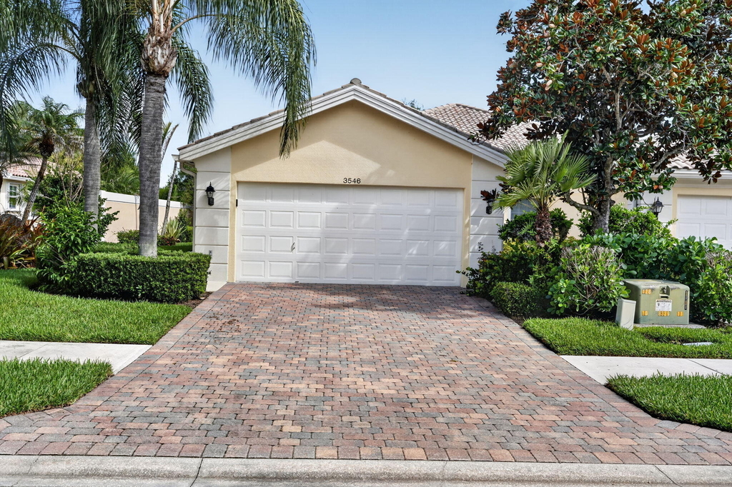 3546 Se Glacier Terrace - Photo 1