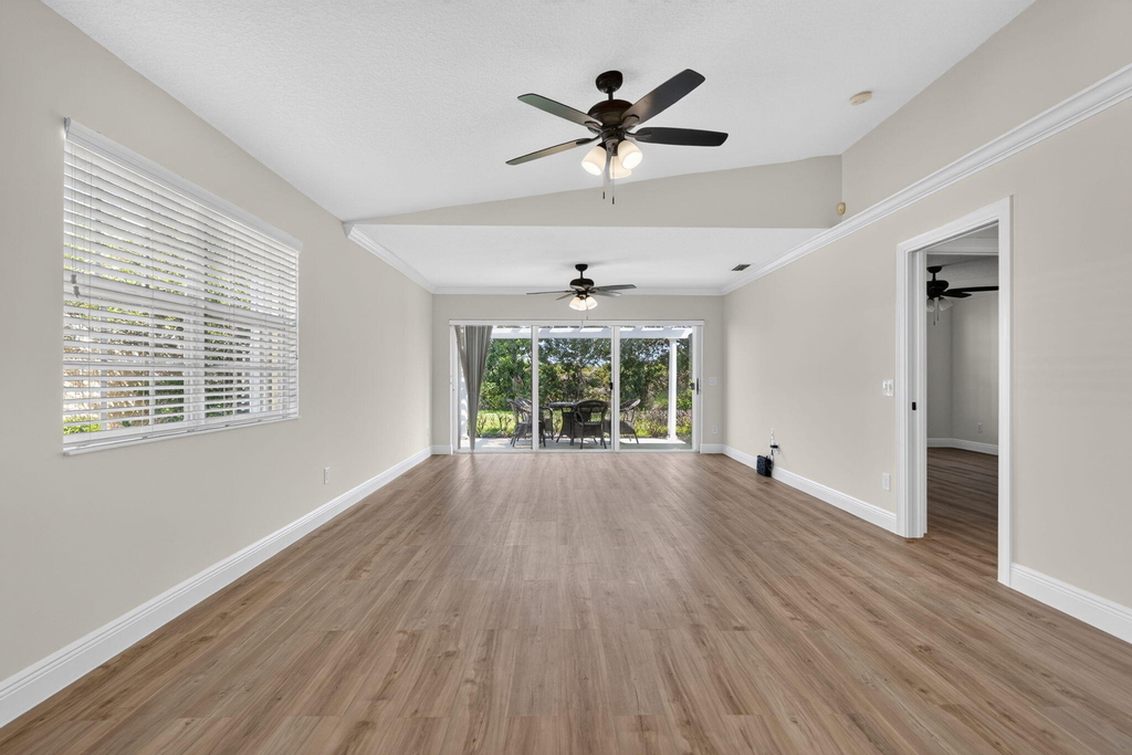 3546 Se Glacier Terrace - Photo 21