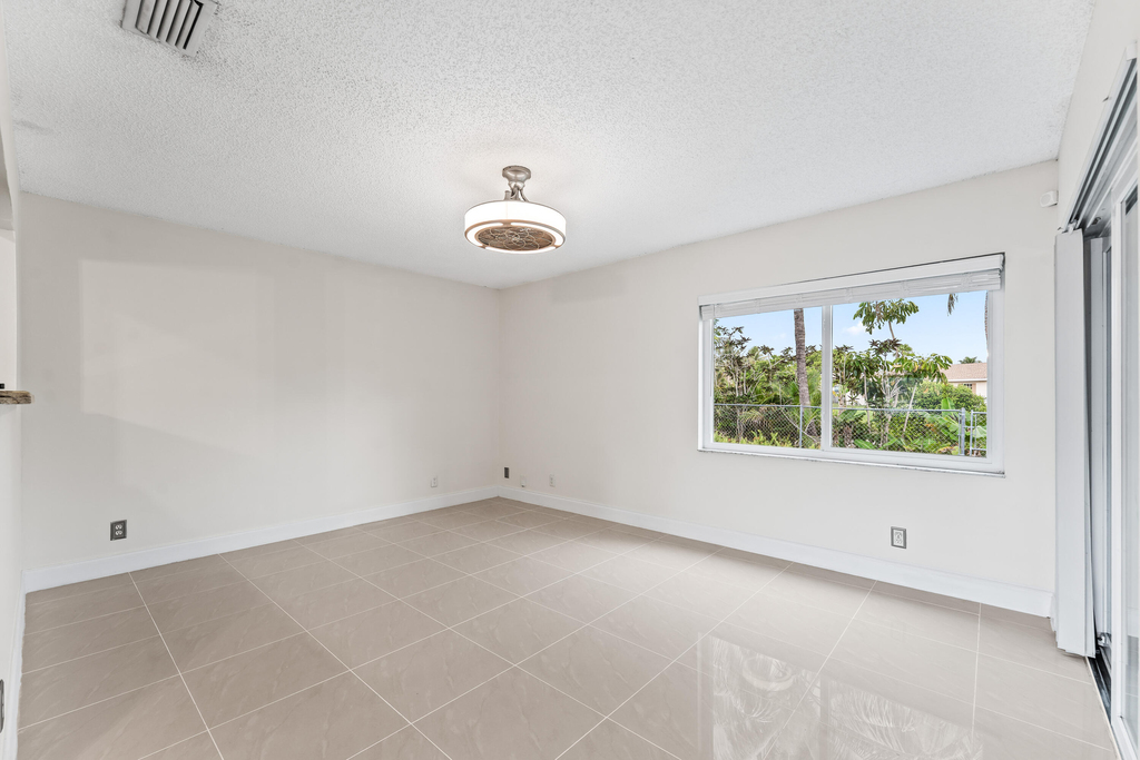 18443 Ruffian Way - Photo 11
