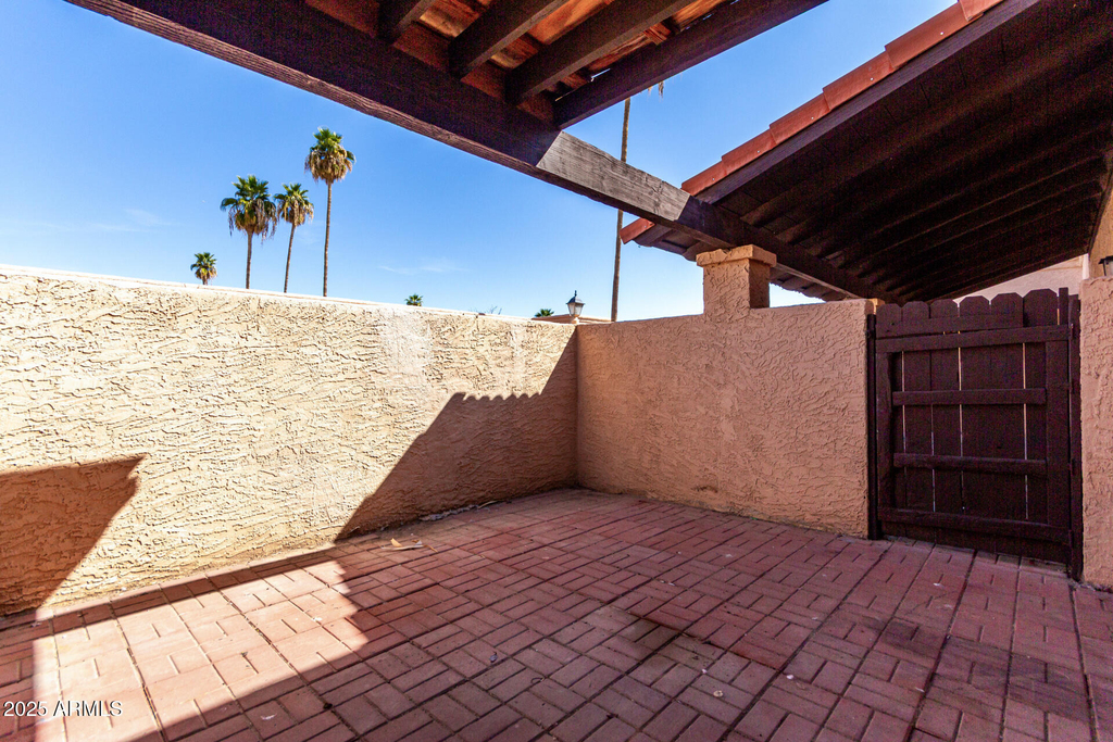 615 N Arrowhead Drive - Photo 25