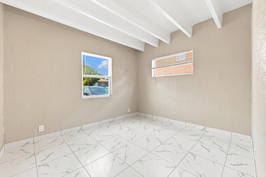 812 19th Street - Photo 6