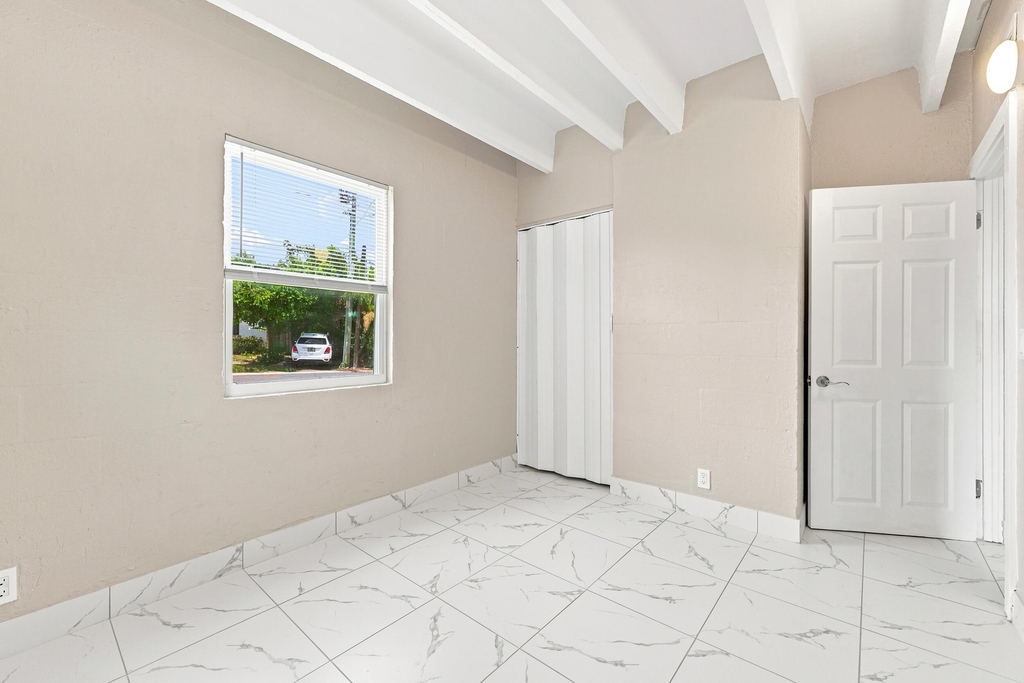 812 19th Street - Photo 12