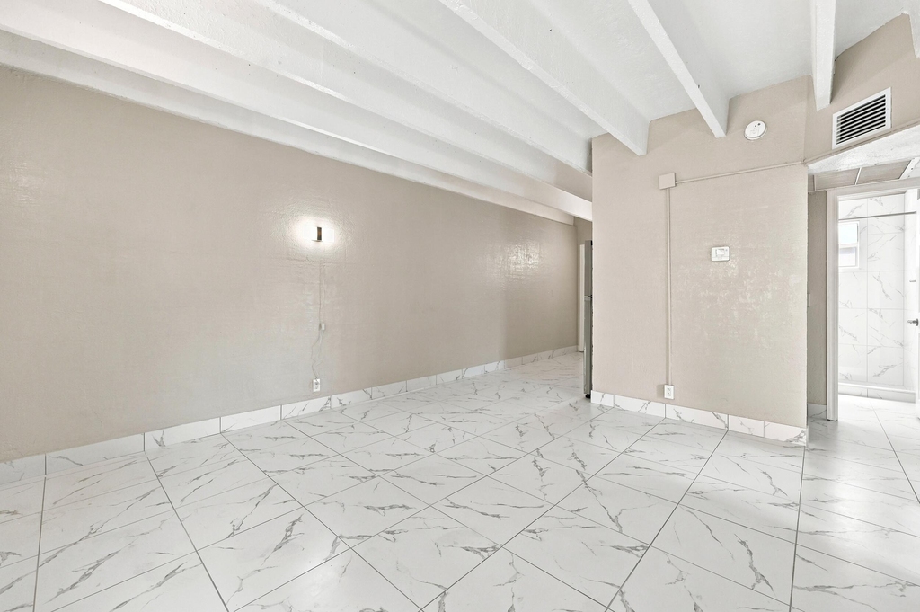 812 19th Street - Photo 2