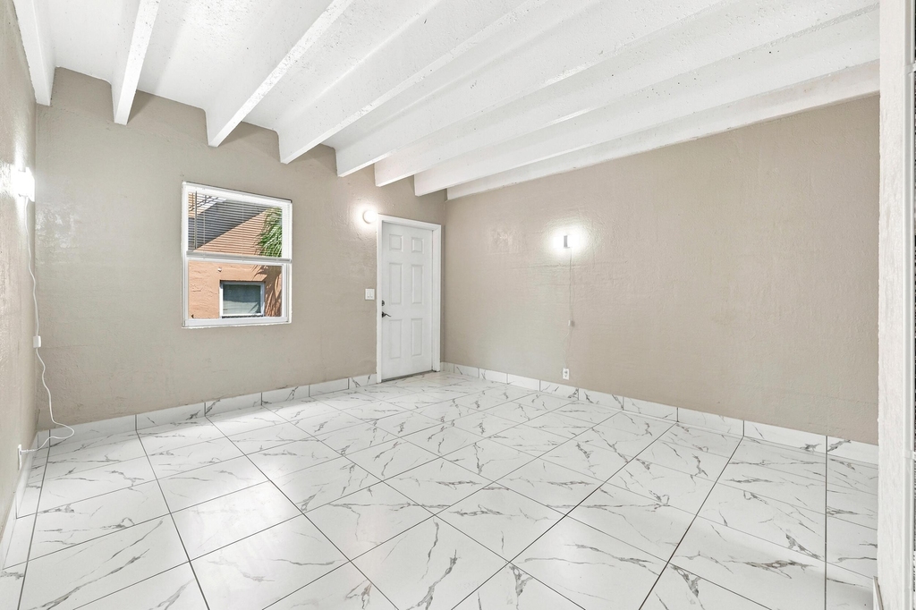 812 19th Street - Photo 4