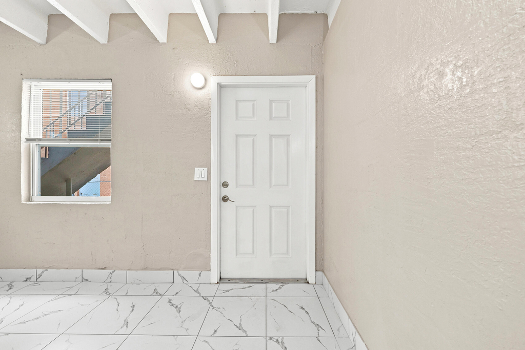 812 19th Street - Photo 3