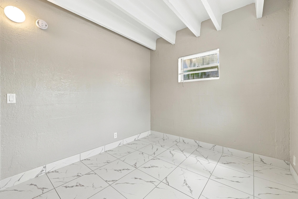 812 19th Street - Photo 14