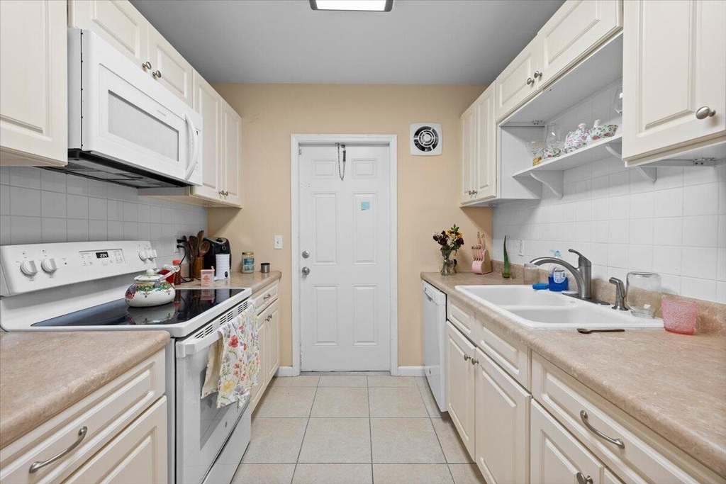 327 S Ocean Breeze - Photo 5