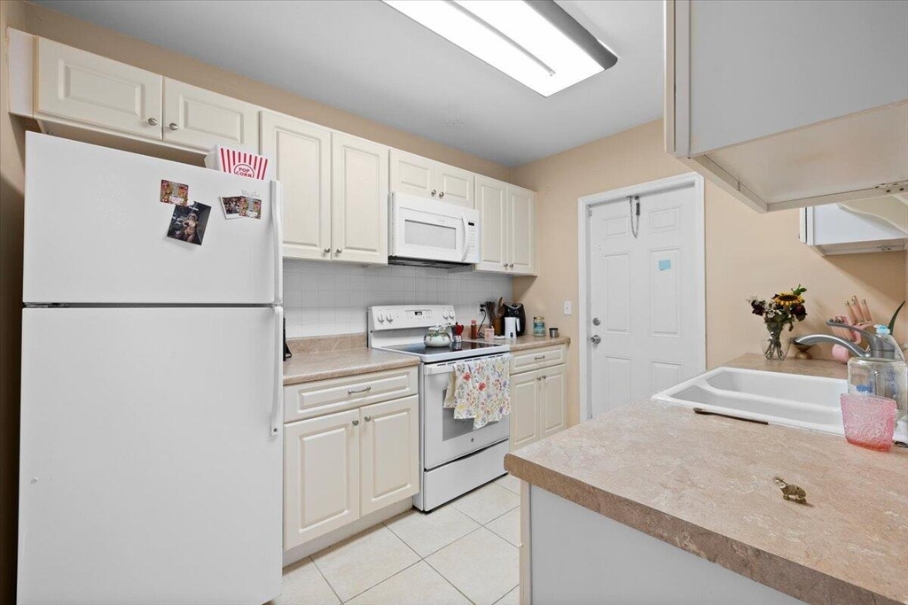 327 S Ocean Breeze - Photo 6
