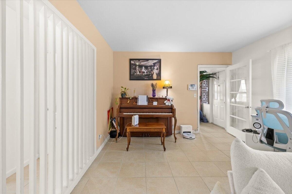 327 S Ocean Breeze - Photo 4