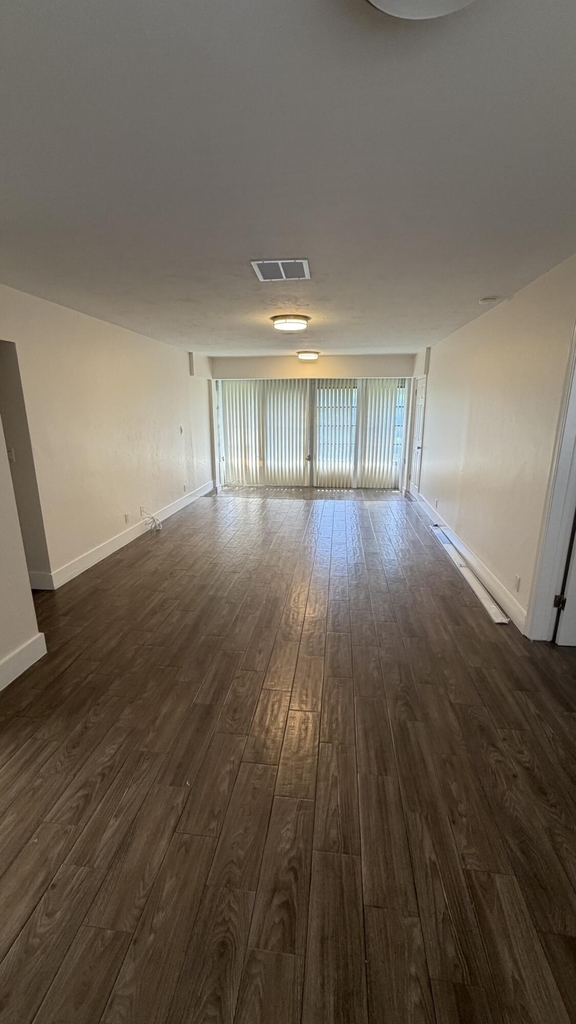 4061 Nw 9th Avenue - Photo 3