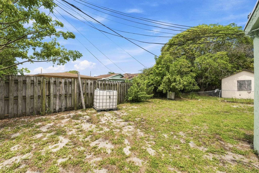 166 Sw 3rd Street - Photo 11