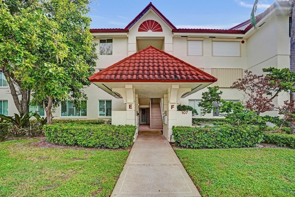 107 Half Moon Circle - Photo 6