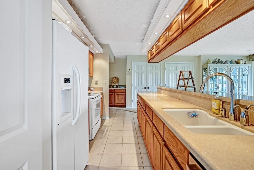107 Half Moon Circle - Photo 13