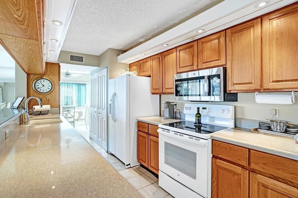 107 Half Moon Circle - Photo 11