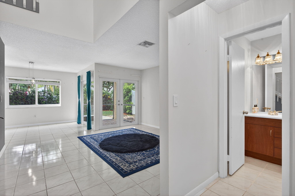 9812 Nw 2nd Court - Photo 8