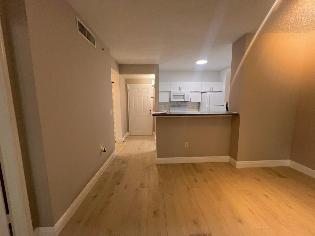 630 S Sapodilla Avenue - Photo 6
