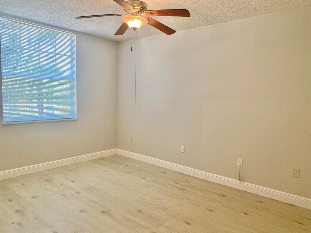 630 S Sapodilla Avenue - Photo 15