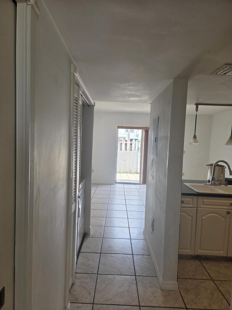 9187 Fontainebleau Boulevard - Photo 4