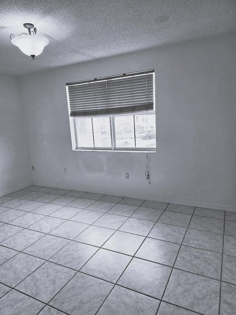 9187 Fontainebleau Boulevard - Photo 13