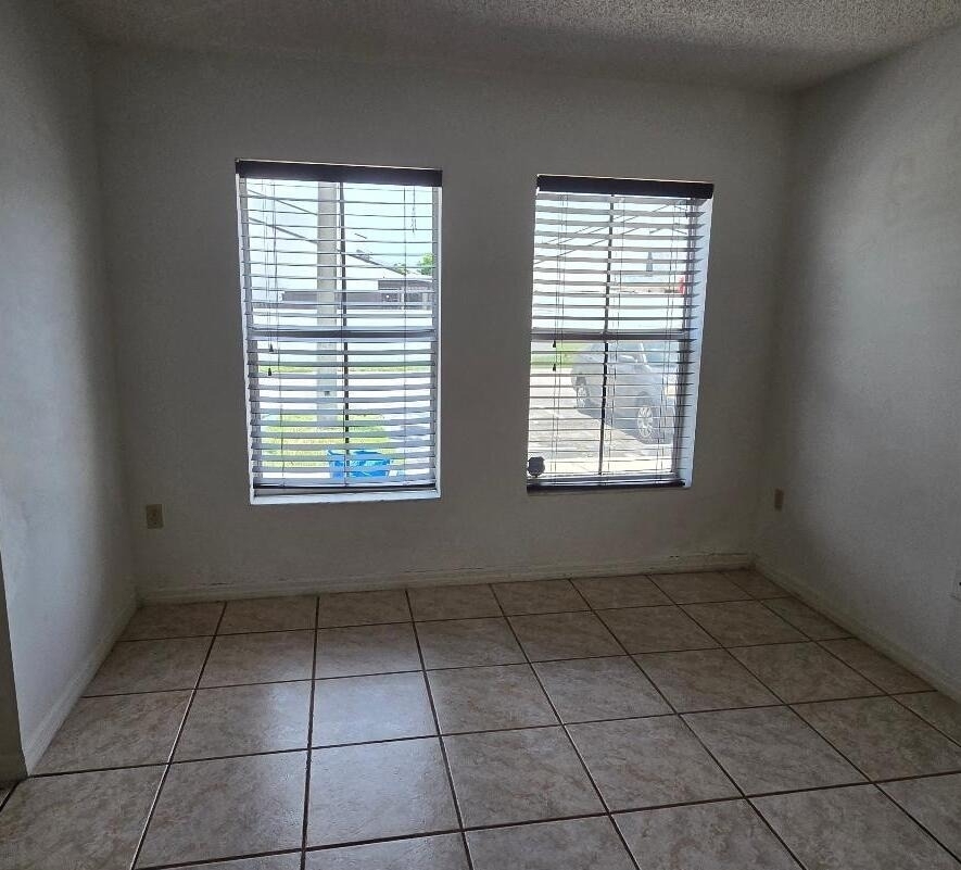 9187 Fontainebleau Boulevard - Photo 10