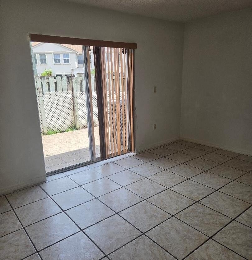 9187 Fontainebleau Boulevard - Photo 15