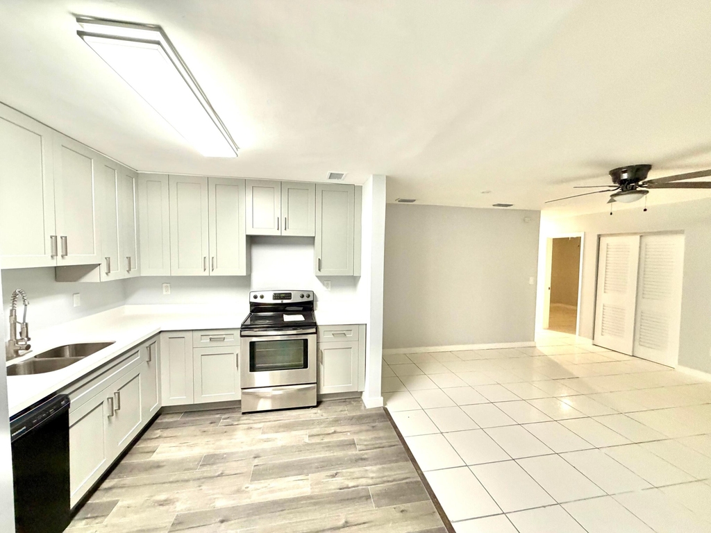 2941 Nw 195th Street - Photo 2