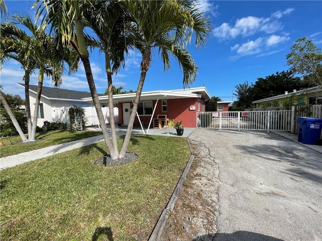 616 Ne 11th Avenue - Photo 1