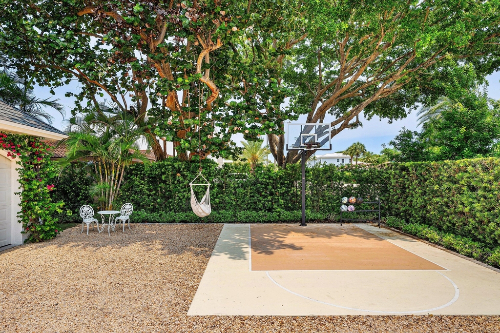 477 Ne Spanish Court - Photo 2